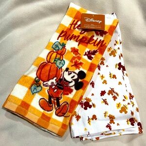 NWT‎ Disney Kitchen Towels